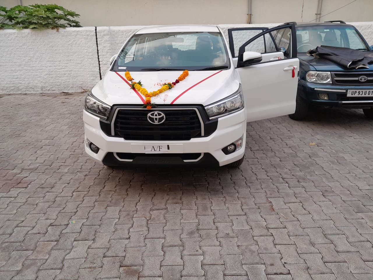 Car Cabs Taxi Service Hapur